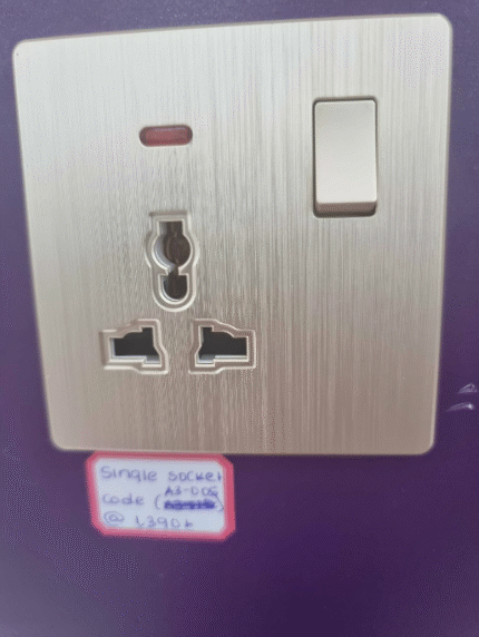 MF SWITCHED SOCKET WITH NEON(A3-005)